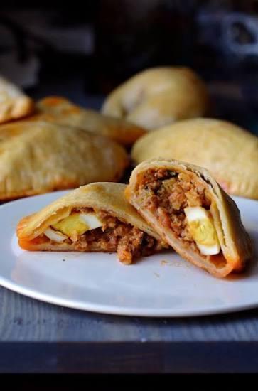 Empanada De Huevo Y Chorizo / Egg & Chorizo